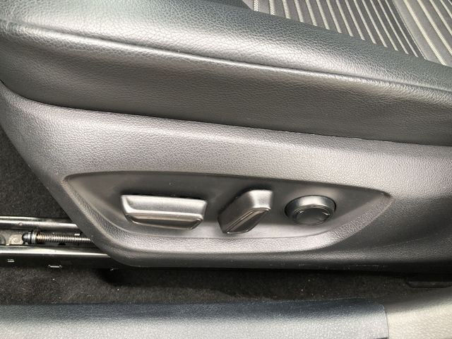 Thumbnail: 2021 Toyota Camry - 32