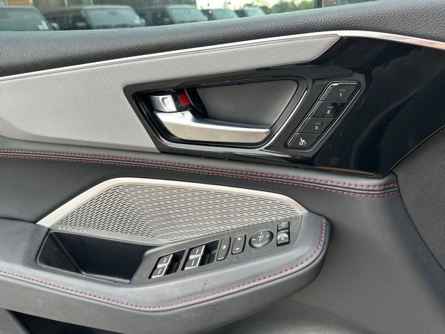 Thumbnail: 2023 Acura MDX - 22