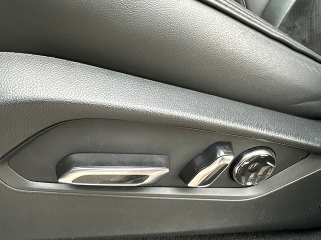 Thumbnail: 2023 Acura MDX - 16