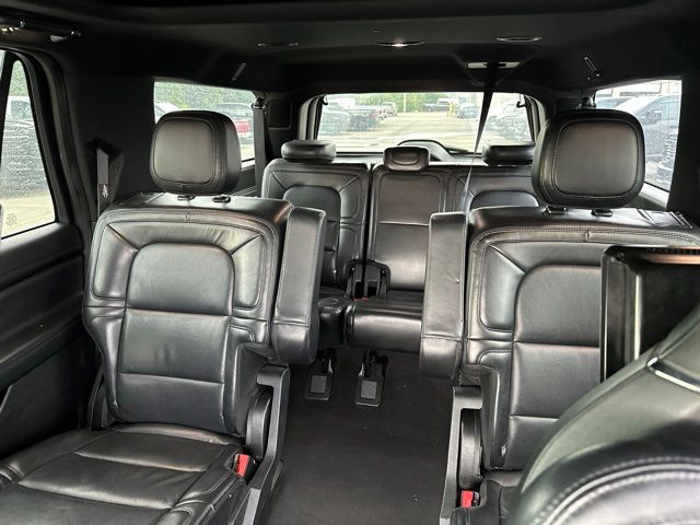 Thumbnail: 2020 Lincoln Navigator L - 8