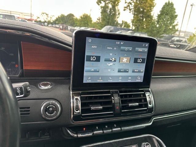 Thumbnail: 2020 Lincoln Navigator L - 12