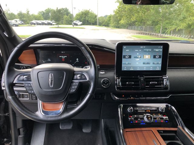 Thumbnail: 2020 Lincoln Navigator L - 12
