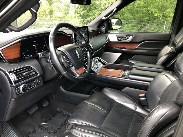 Thumbnail: 2020 Lincoln Navigator L - 2