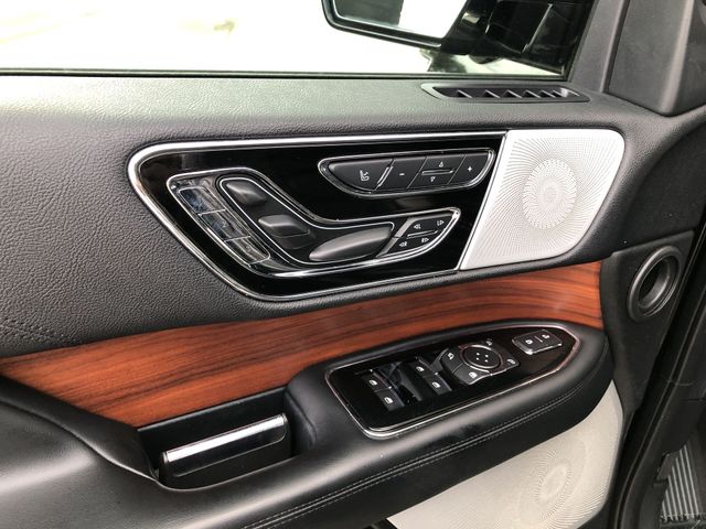 Thumbnail: 2020 Lincoln Navigator L - 21