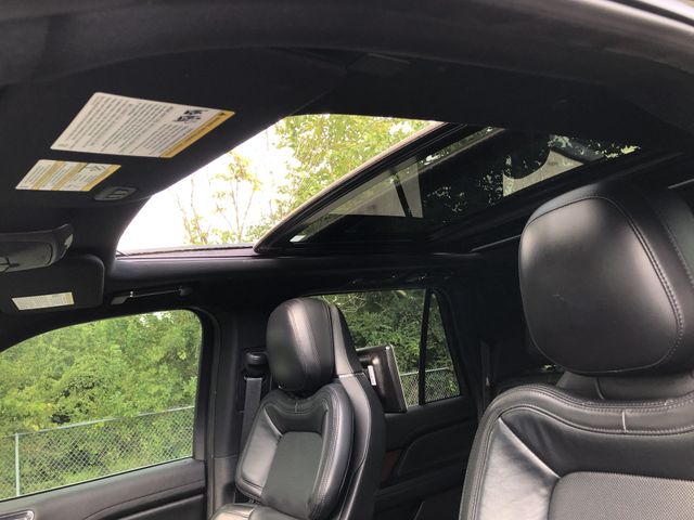 Thumbnail: 2020 Lincoln Navigator L - 22