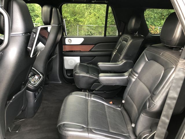 Thumbnail: 2020 Lincoln Navigator L - 11