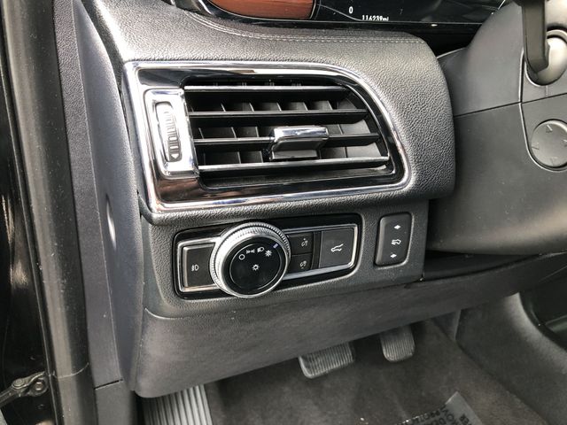 Thumbnail: 2020 Lincoln Navigator L - 34
