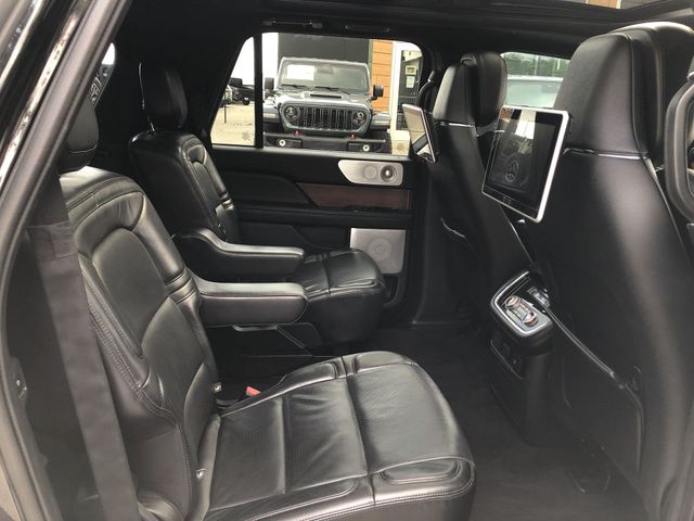 Thumbnail: 2020 Lincoln Navigator L - 23