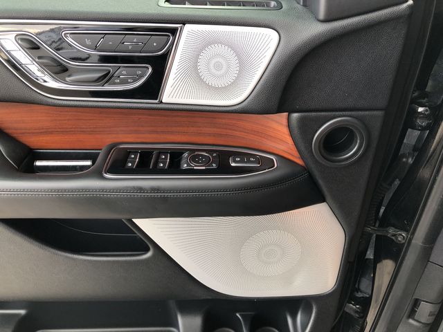 Thumbnail: 2020 Lincoln Navigator L - 29
