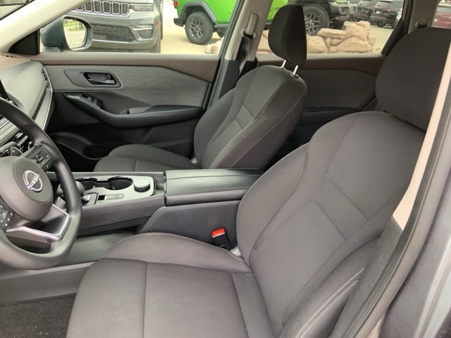 2023 Nissan Rogue S 8