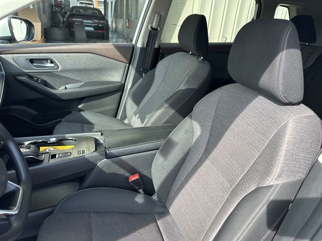 Thumbnail: 2023 Nissan Rogue - 4