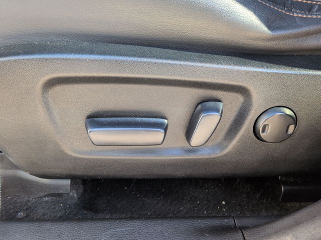 Thumbnail: 2016 Toyota Highlander - 25