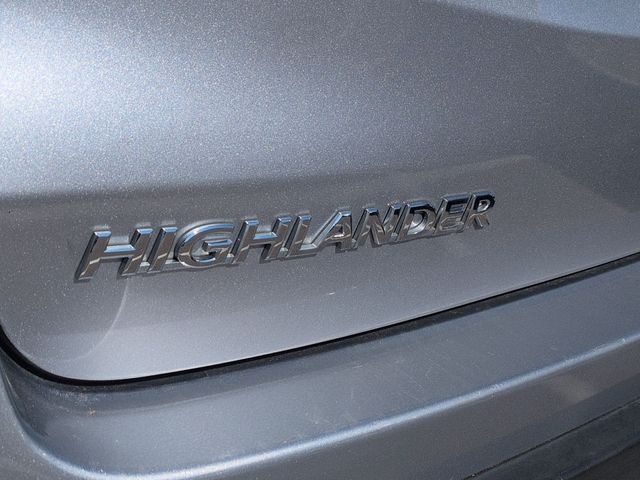 Thumbnail: 2016 Toyota Highlander - 23