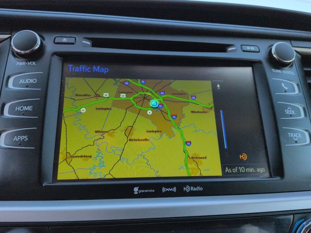 Thumbnail: 2016 Toyota Highlander - 32