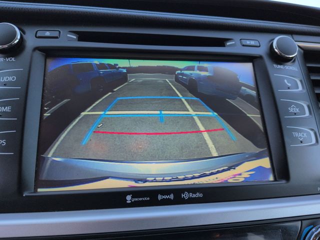 Thumbnail: 2016 Toyota Highlander - 33