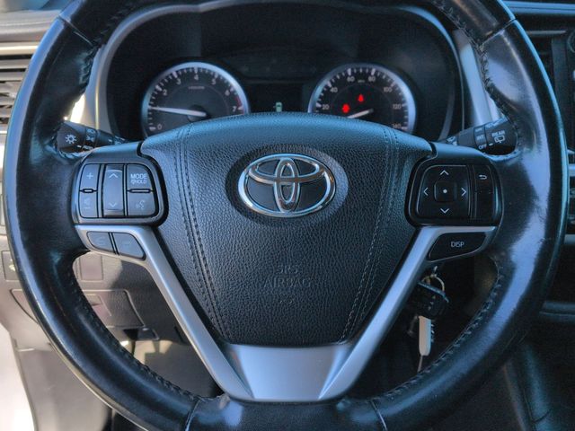 Thumbnail: 2016 Toyota Highlander - 28