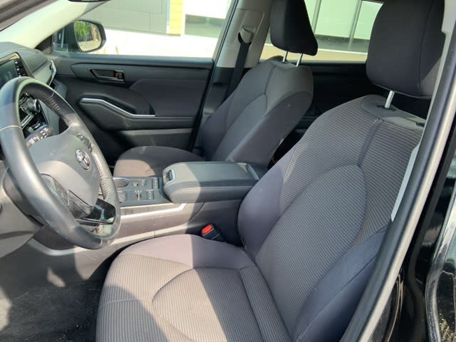Image 10 of 2021 Toyota Highlander