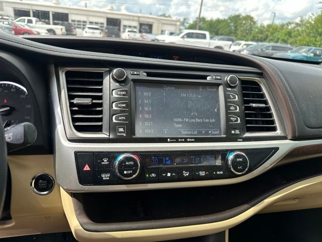 Thumbnail: 2016 Toyota Highlander - 9