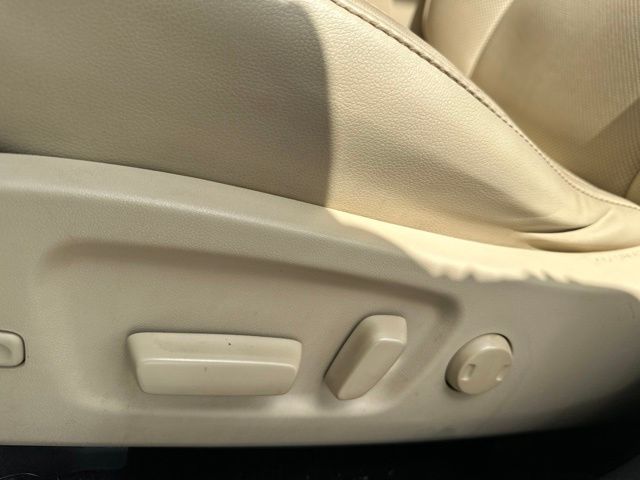 Thumbnail: 2016 Toyota Highlander - 14