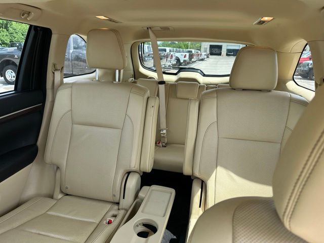 Thumbnail: 2016 Toyota Highlander - 12