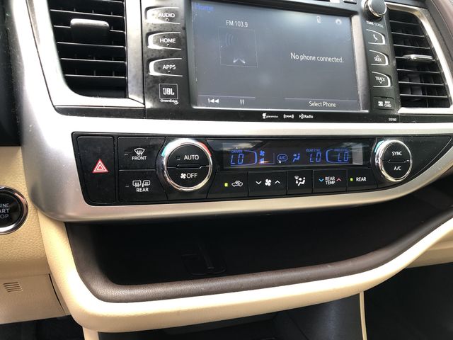 Thumbnail: 2016 Toyota Highlander - 30
