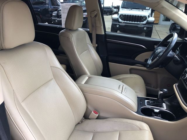 Thumbnail: 2016 Toyota Highlander - 39