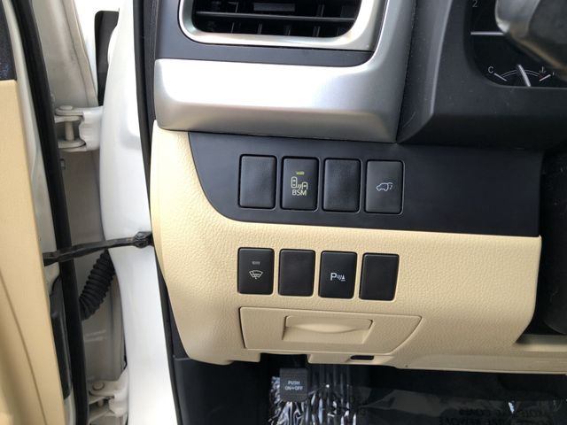 Thumbnail: 2016 Toyota Highlander - 34