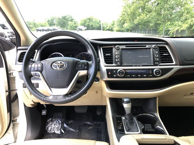 Thumbnail: 2016 Toyota Highlander - 13