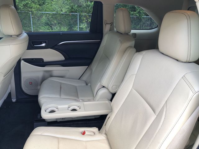 Thumbnail: 2016 Toyota Highlander - 37