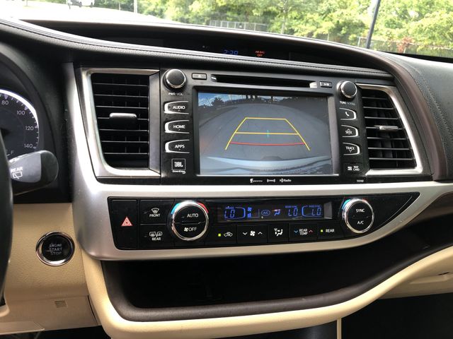 Thumbnail: 2016 Toyota Highlander - 29