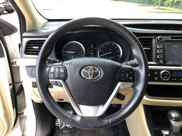 Thumbnail: 2016 Toyota Highlander - 31