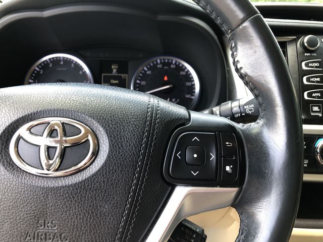 Thumbnail: 2016 Toyota Highlander - 32