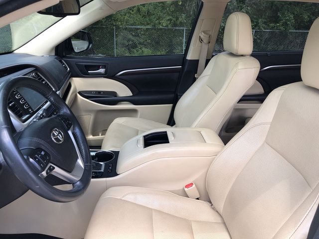 Thumbnail: 2016 Toyota Highlander - 25