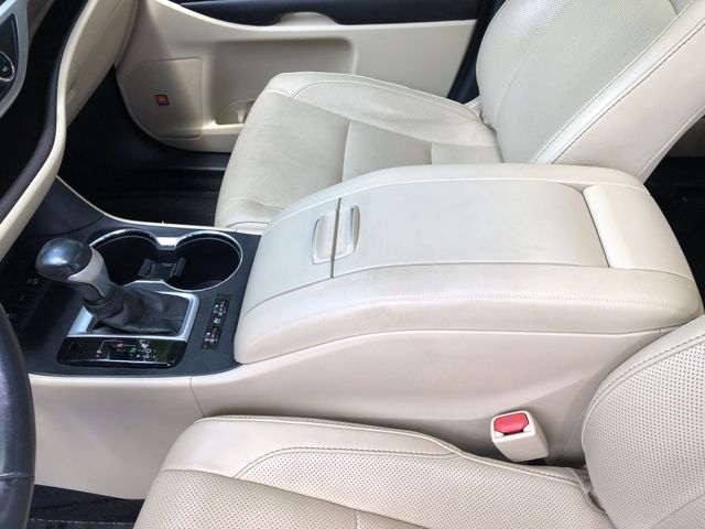 Thumbnail: 2016 Toyota Highlander - 15