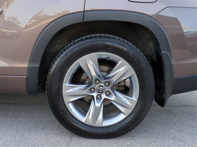 Thumbnail: 2017 Toyota Highlander - 8
