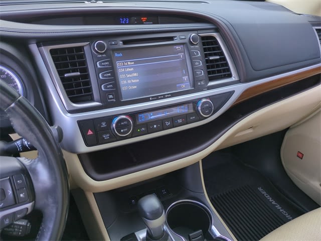 Thumbnail: 2017 Toyota Highlander - 15