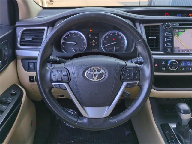 Thumbnail: 2017 Toyota Highlander - 14