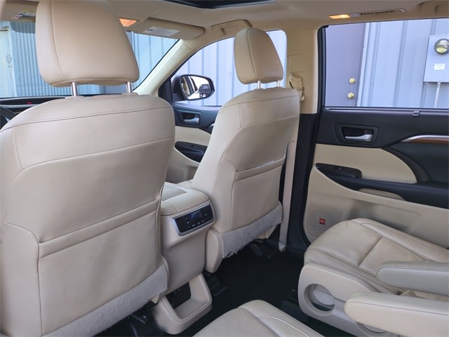 Thumbnail: 2017 Toyota Highlander - 13