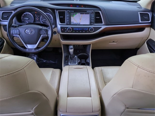 Thumbnail: 2017 Toyota Highlander - 10
