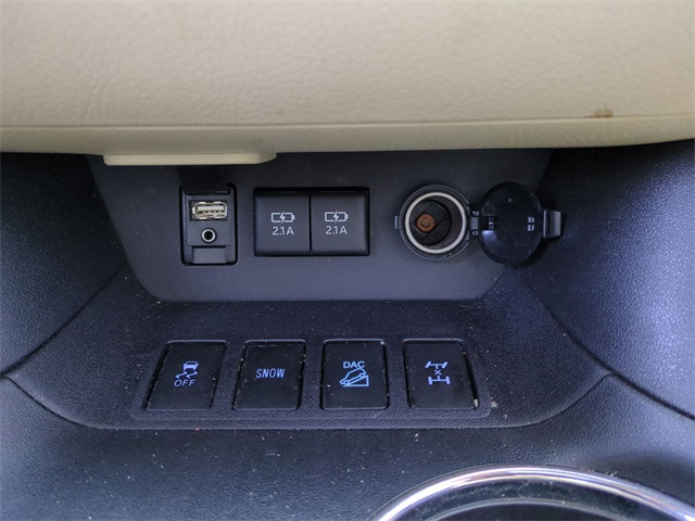 Thumbnail: 2017 Toyota Highlander - 37