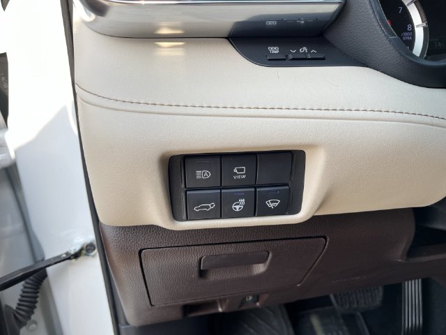 Thumbnail: 2022 Toyota Highlander - 17