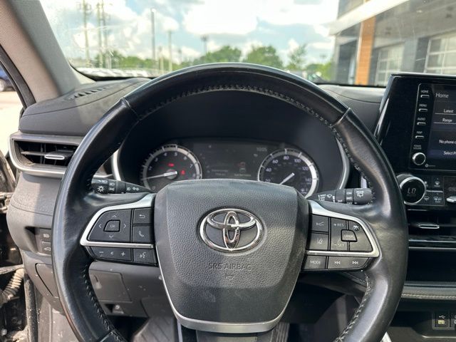 Thumbnail: 2022 Toyota Highlander - 6