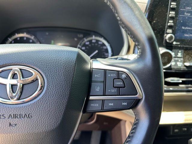 Thumbnail: 2021 Toyota Highlander - 15