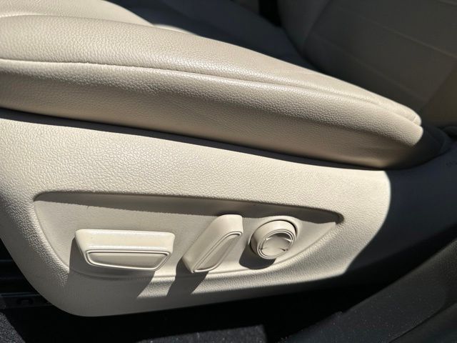 Thumbnail: 2021 Toyota Highlander - 12