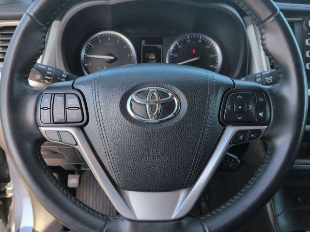 Thumbnail: 2019 Toyota Highlander - 29