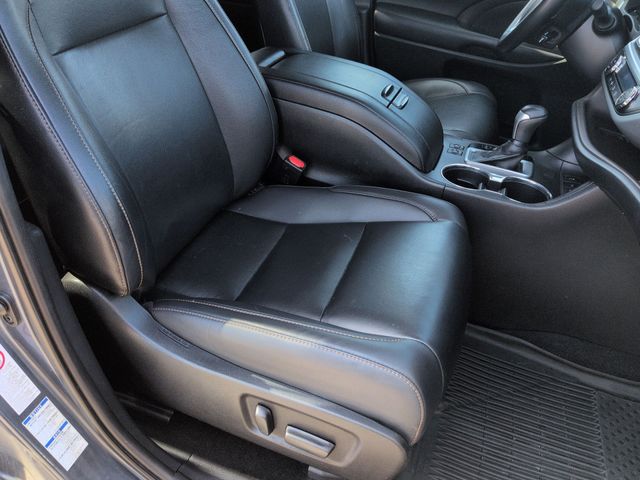Thumbnail: 2019 Toyota Highlander - 11