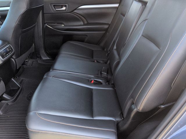 Thumbnail: 2019 Toyota Highlander - 27