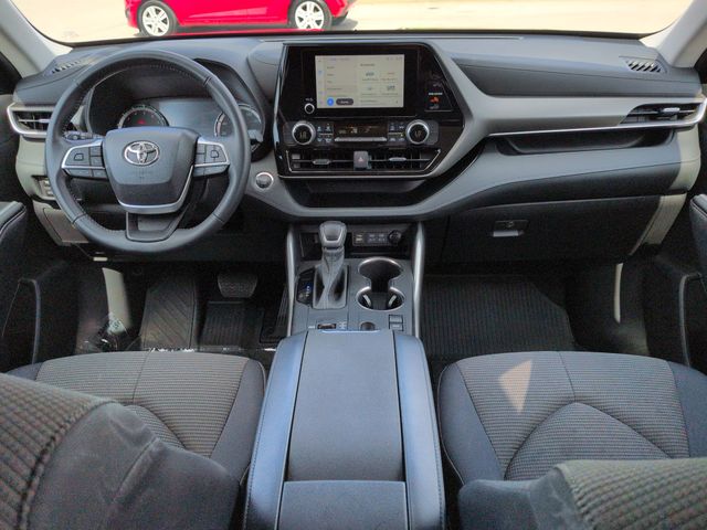 Thumbnail: 2023 Toyota Highlander - 9
