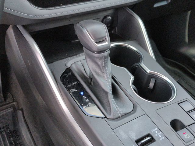 Thumbnail: 2023 Toyota Highlander - 15