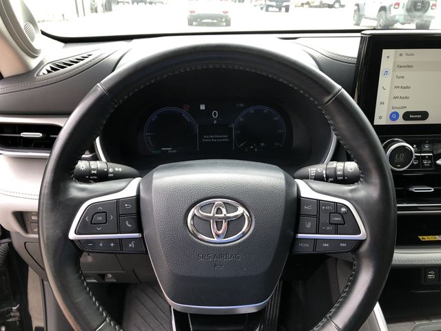 Thumbnail: 2023 Toyota Highlander - 12